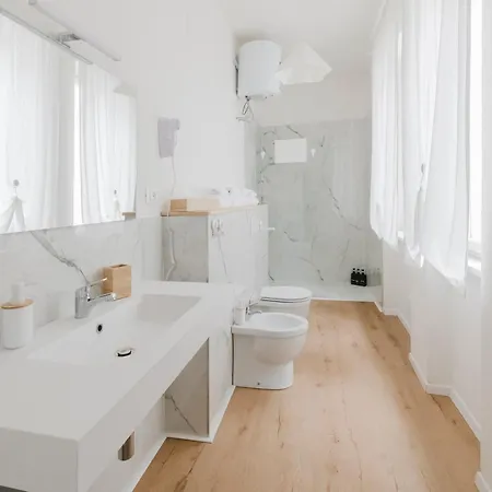 Relais Dell'ussero Centro 3*